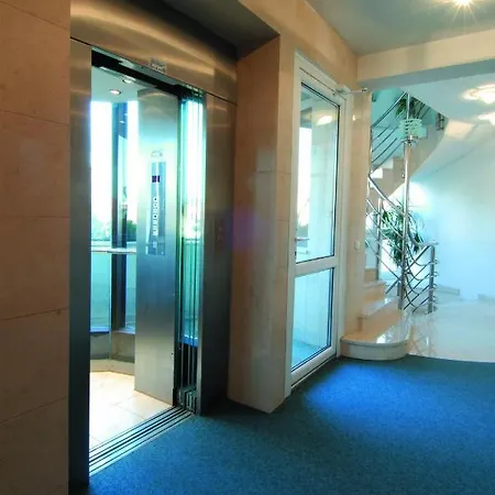 Hozam Wellness Es Bed & Breakfast 4*