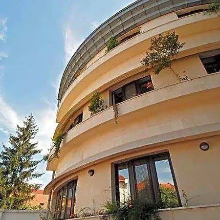 Hozam Wellness Es Bed & Breakfast