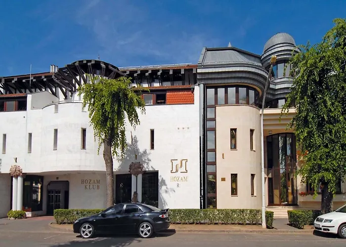 Hozam Wellness Es Apartman Bed & Breakfast 4*